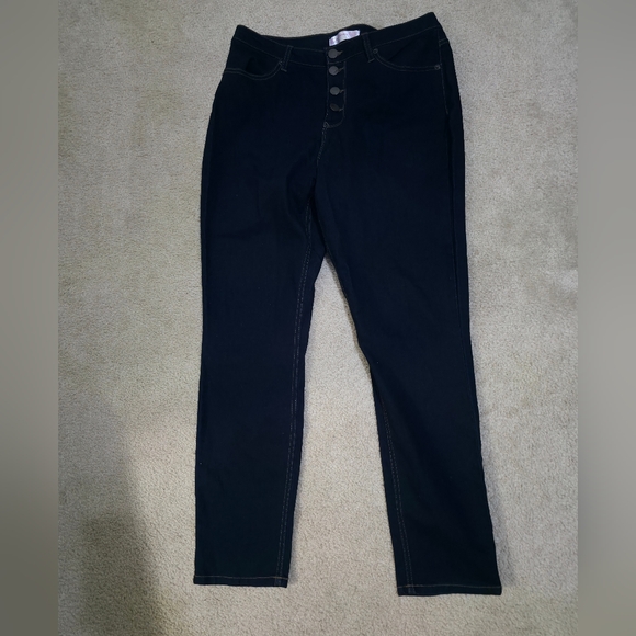 No Boundaries High Rise Jeans - Picture 1 of 4